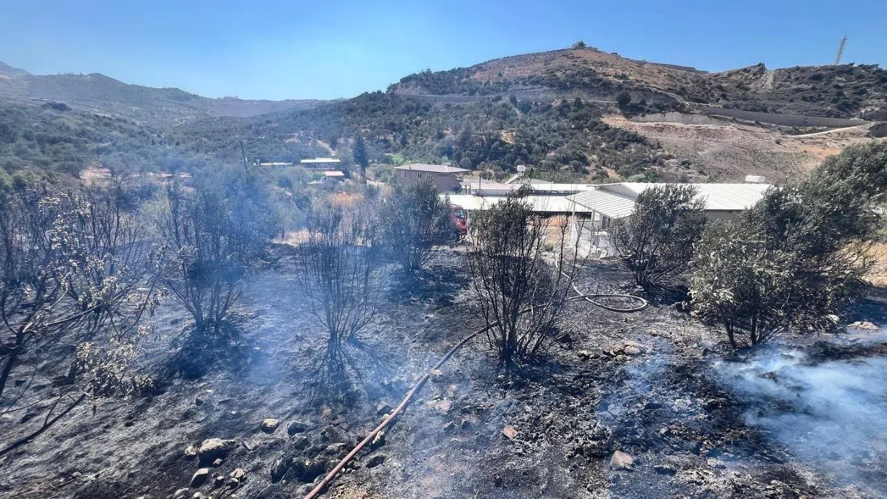 Bahçede Çıkan Yangın Evlere Sıçramadan Söndürüldü