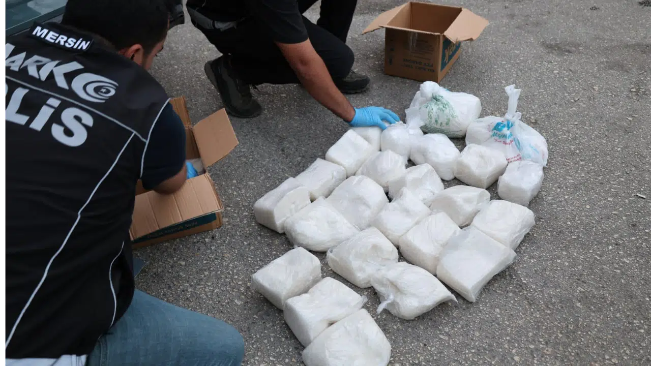 Bardak Kolilerinde Uyuşturucu Operasyonu: 7 Tutuklama