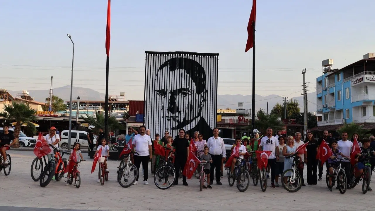 Bisiklet turuna vatandaşlardan yoğun ilgi gösterildi