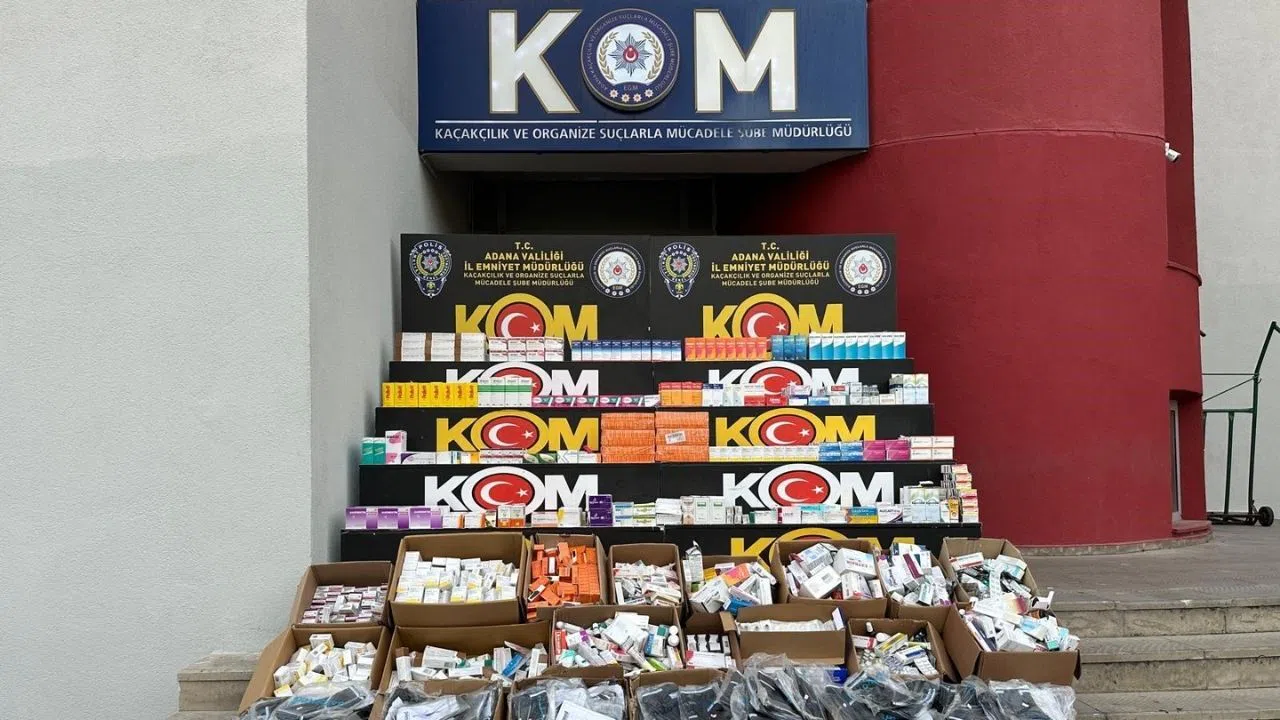 Depoya Çevrilen Evlerde On Binlerce Kaçak İlaç Bulundu