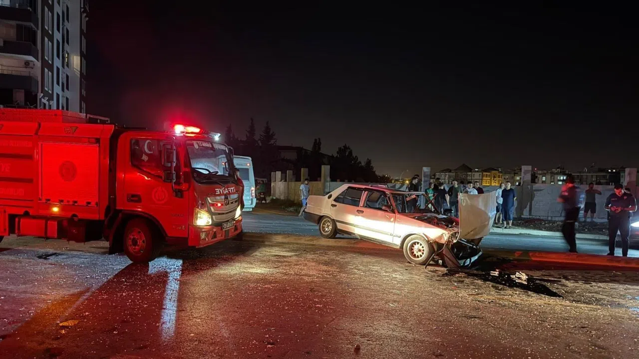 Direksiyon Hakimiyetini Kaybeden Sürücü Faciaya Yol Açtı