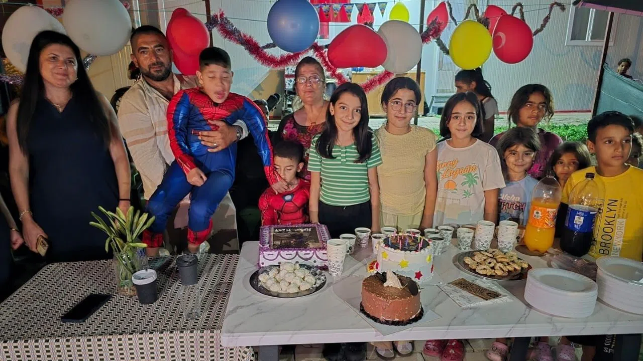 DMD Hastası Çocuk Doğum Gününü Polislerle Kutladı