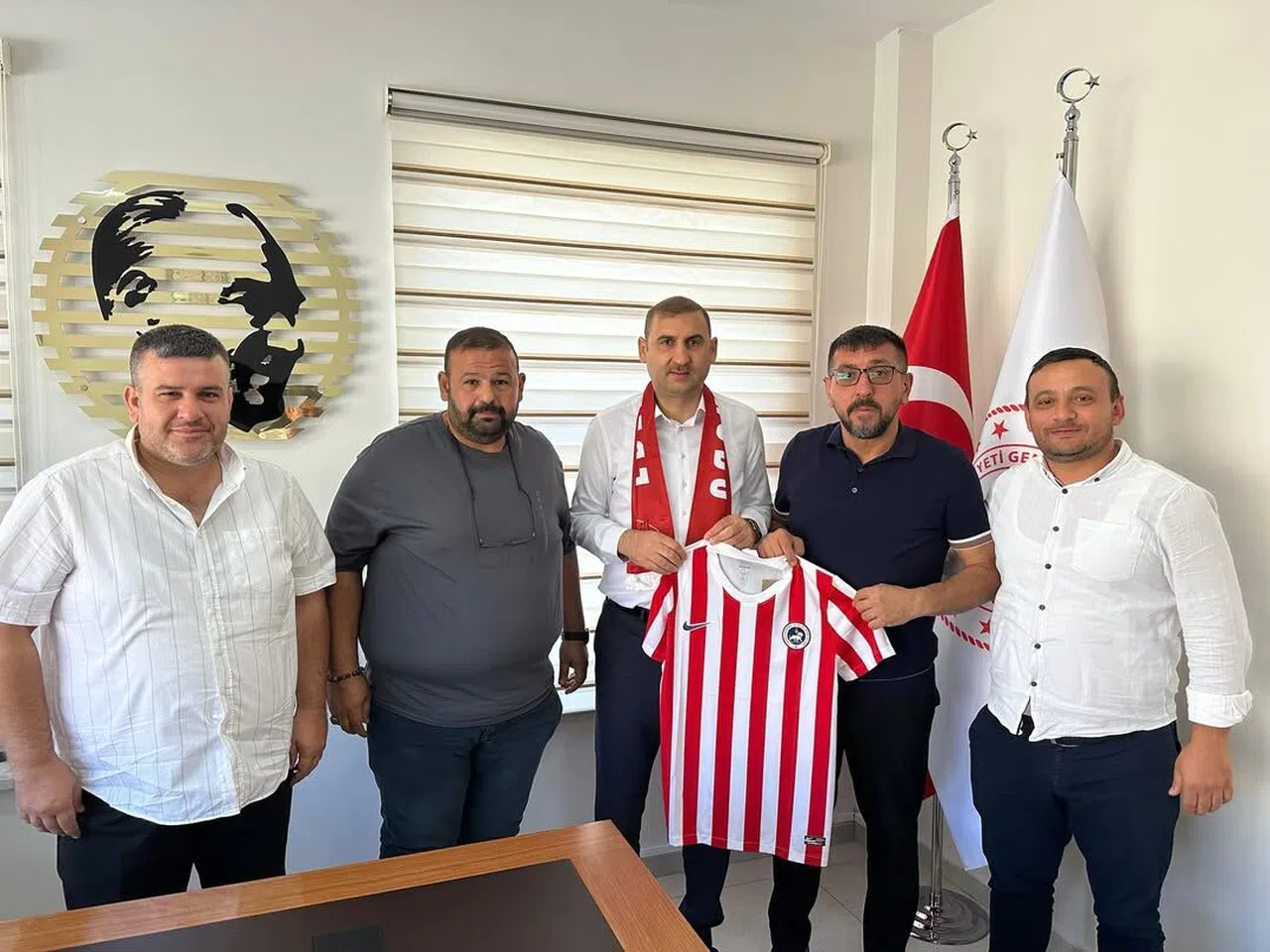 Edeler Grubu’ndan Gençlik ve Spor İl Müdürü Özdemir’e Ziyaret