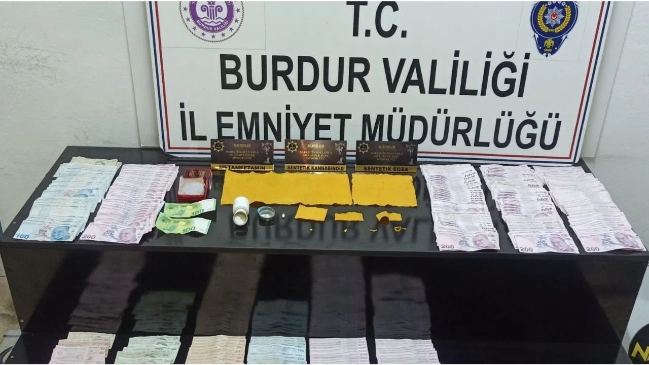 Ekiplerden Uyarıcı Madde Ticareti Yapanlara Darbe