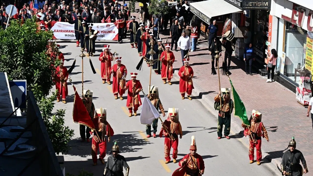 Gaziler Günü Mehter Marşları Eşliğinde Coşkulu Yürüyüşle Kutlandı