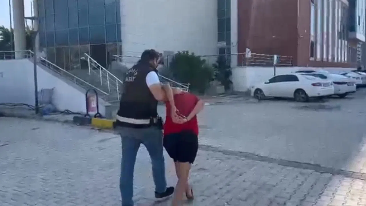 Gece Vakti Yağma Suçundan Aranan Kişi Yakalanarak Tutuklandı