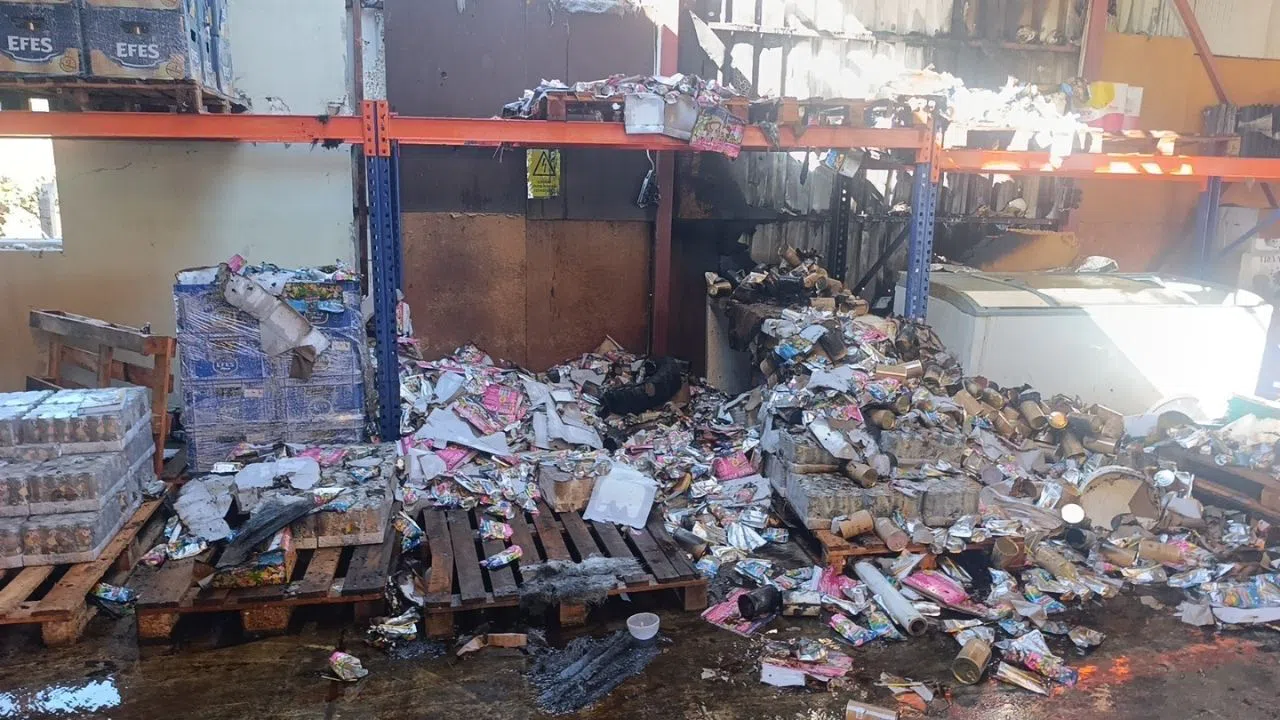 Gıda Deposunda Çıkan Yangın Büyük Hasara Neden Oldu