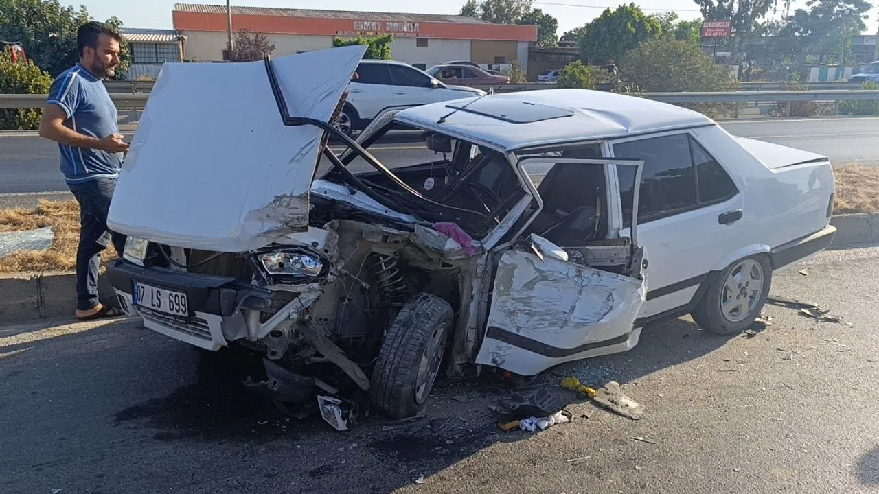 Gözünü Güneş Alan Sürücü Feci Kazaya Sebep Oldu