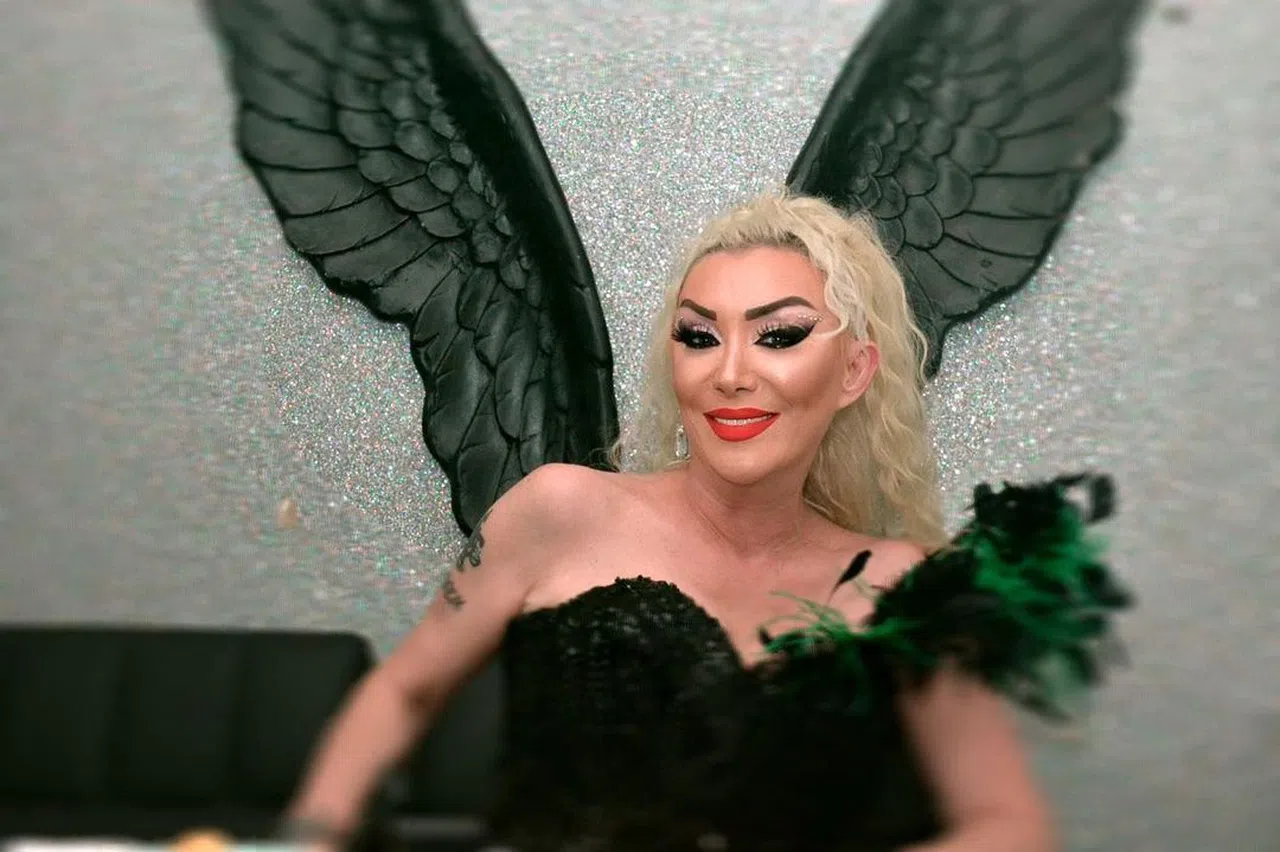 Arabesk Müziğin Sevilen İsmi Güllü Balkondan Düşerek Hayatını Kaybetti