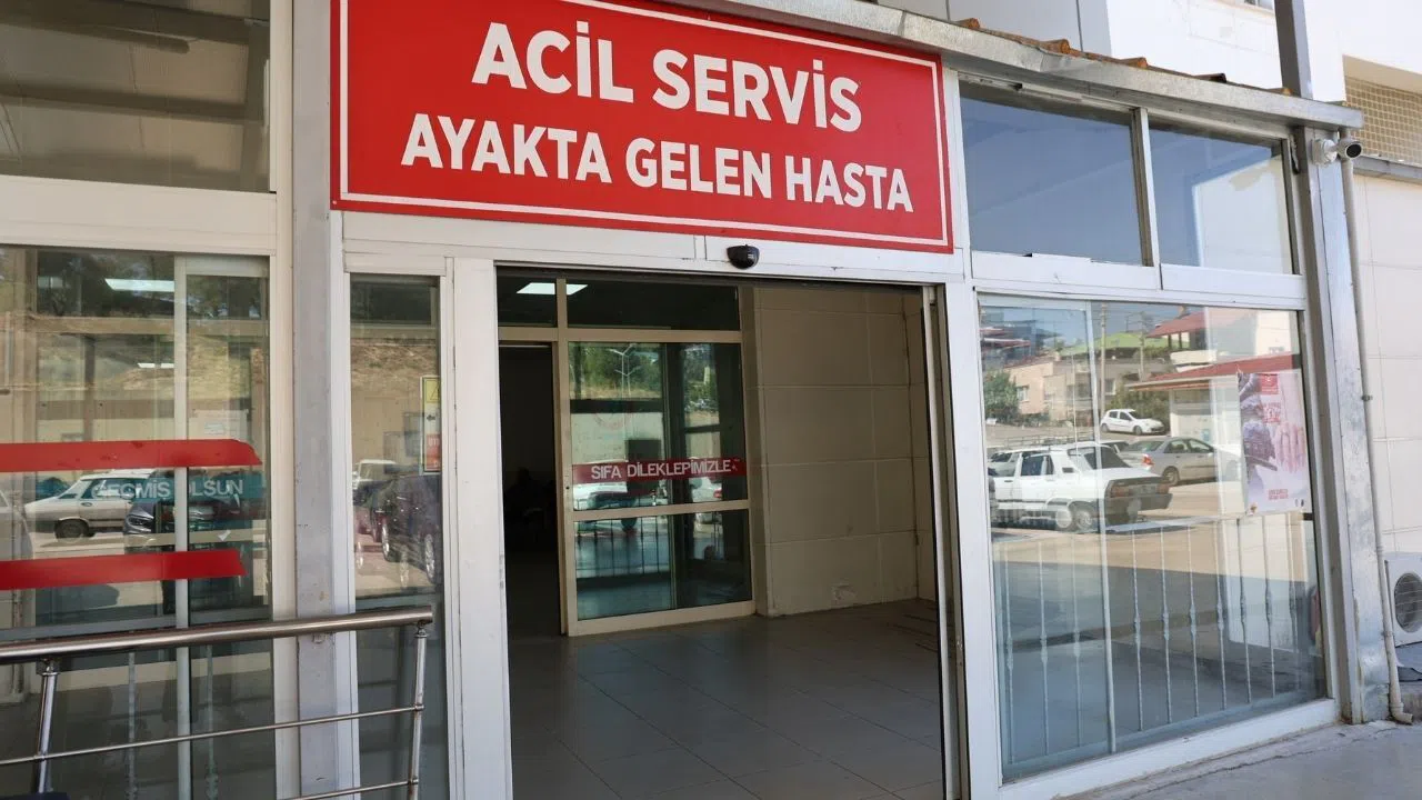 Halı Saha Maçı Taşlı Sopalı Kavgaya Dönüştü