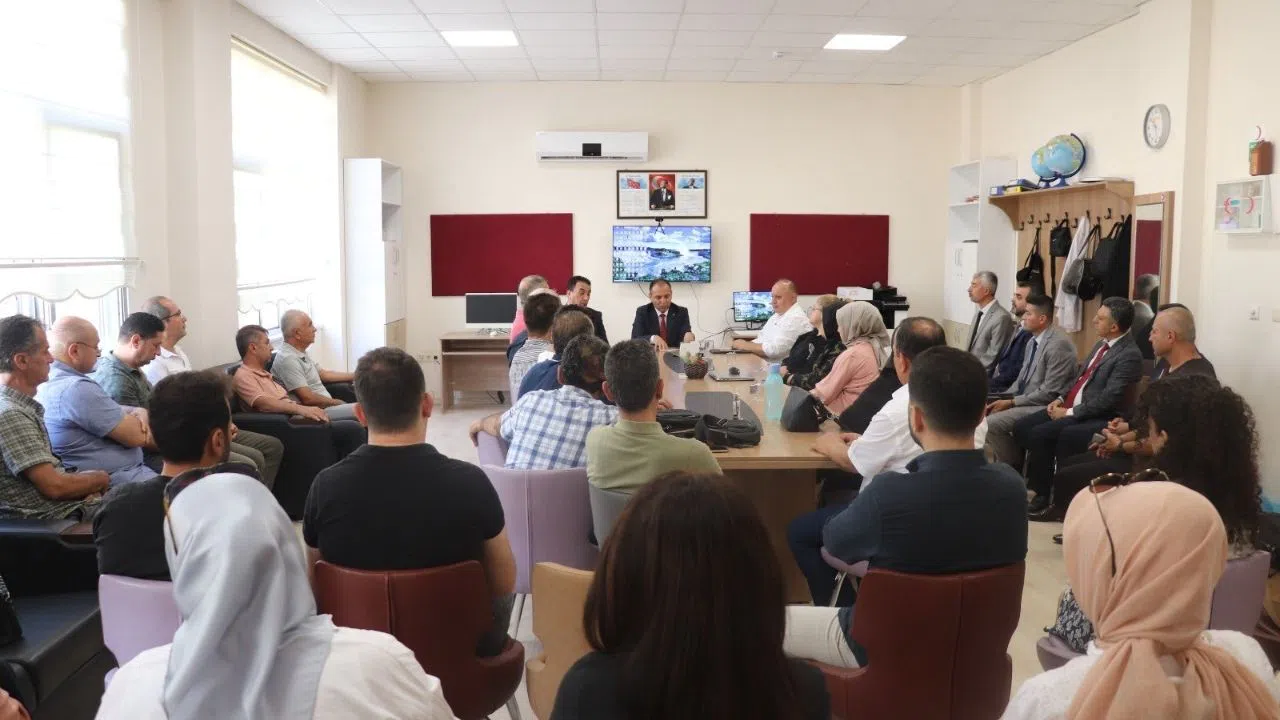 İl Milli Eğitim Müdürü Baydur, Yeni Yıl Öncesi Öğretmenlerle Buluştu