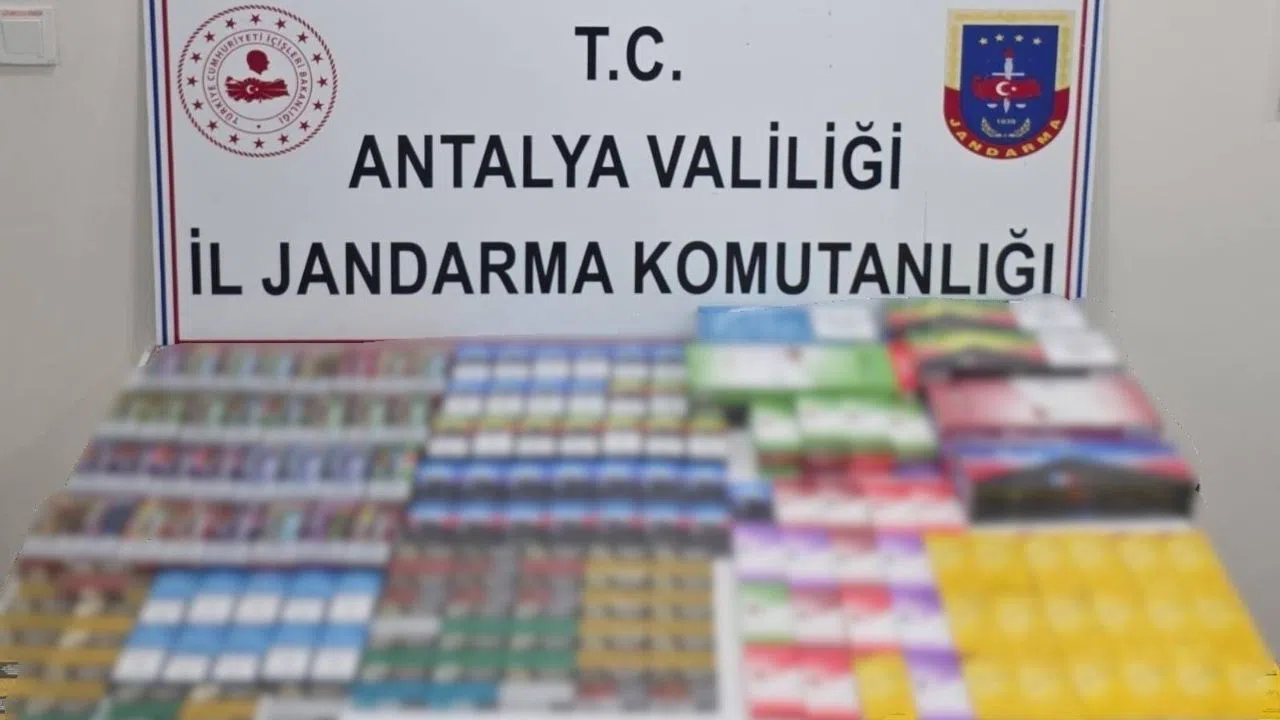 İş Yerine Düzenlenen Operasyonda Binlerce Kaçak Ürün Ele Geçirildi