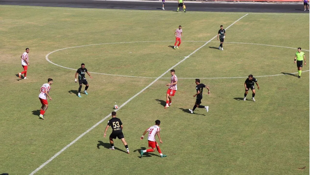 İstiklalspor İlk Yarıda Gol Perdesini Aralayamadı