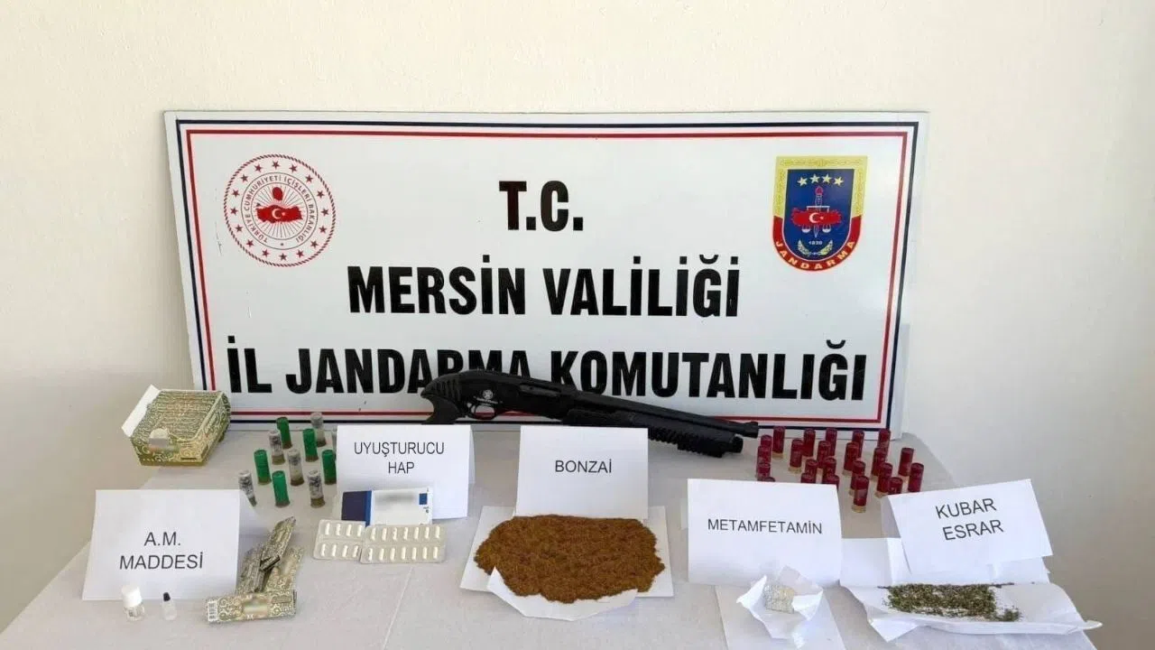 Jandarma operasyonunda uyarıcı madde ve silah ele geçirildi