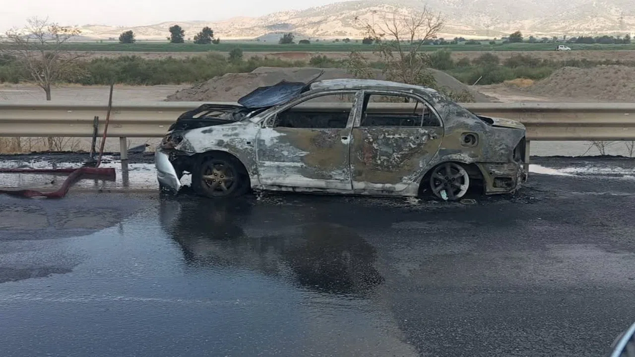 Kahramanmaraş-Adana Yolunda Araç Yangını: Araç Küle Döndü