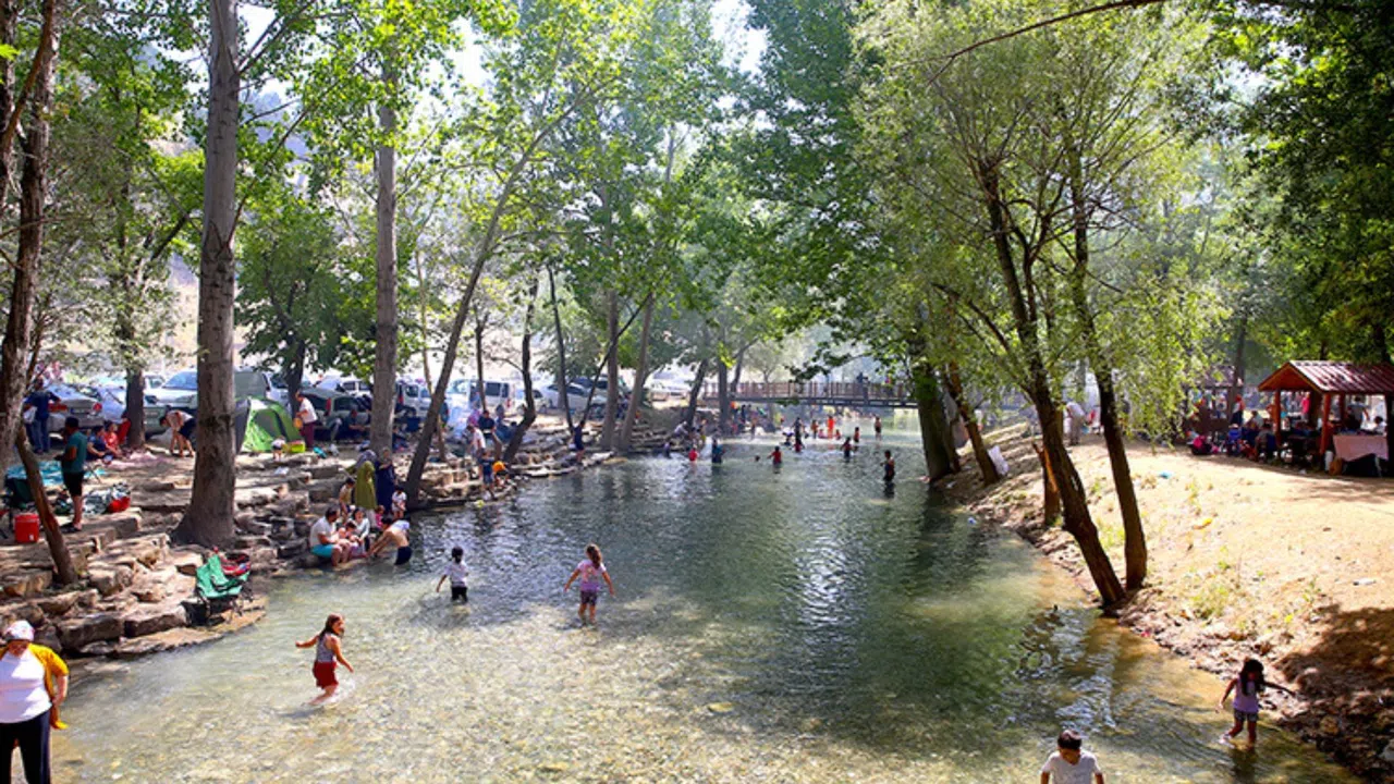 Kahramanmaraş Fırnız Çayı’nın Doğal Güzellikleri Ziyaretçileri Büyülüyor