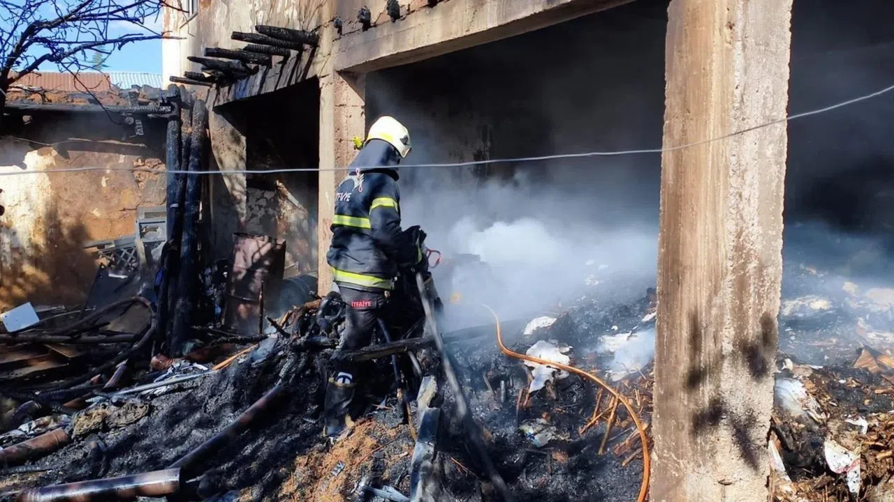 Kahramanmaraş'ta Ahşap Evde Çıkan Yangın Kısa Sürede Söndürüldü