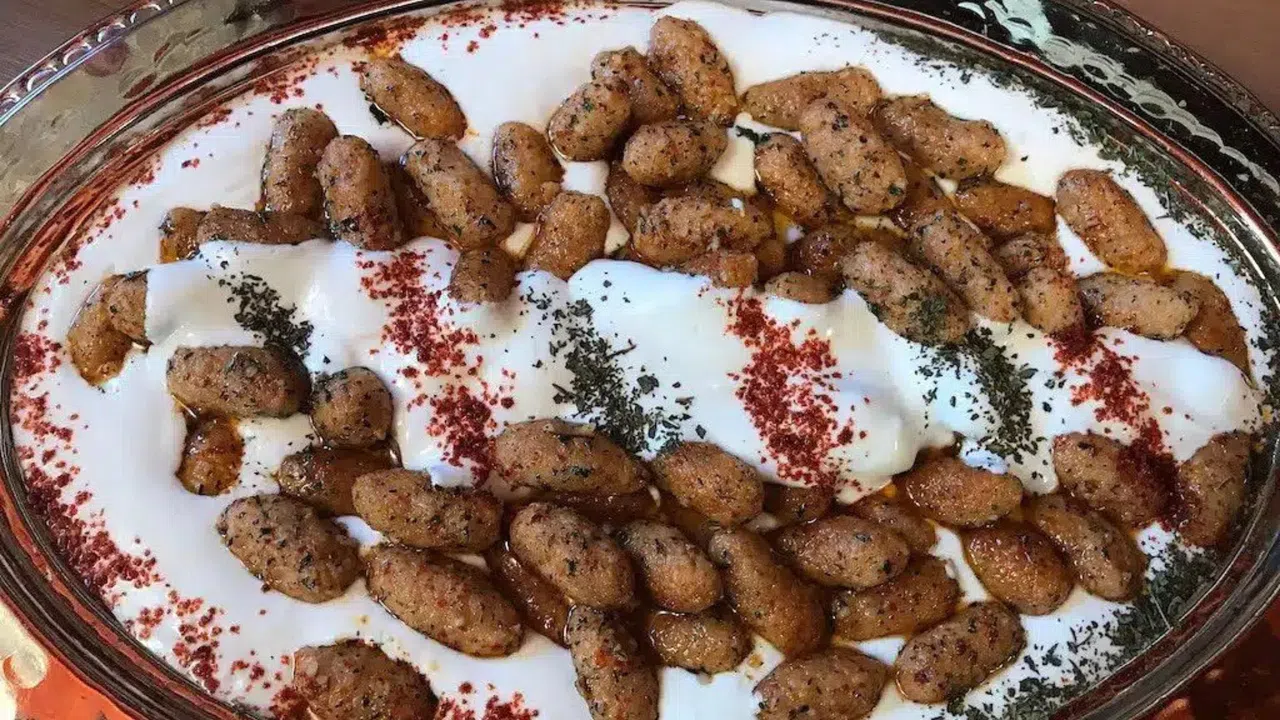 Kahramanmaraş’ın geleneksel lezzetlerinden sömelek köfte