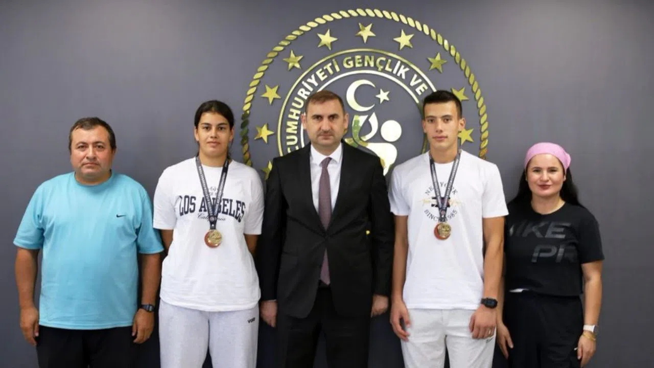 Kahramanmaraş’ın Gururu Şampiyon Sporcular İl Müdürünü Ziyaret Etti