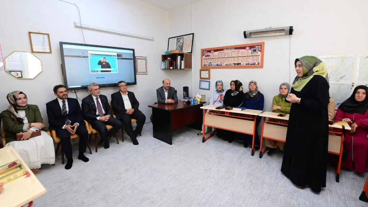 Kahramanmaraş’ta İşitme Engelliler Haftası’na Anlamlı Ziyaret