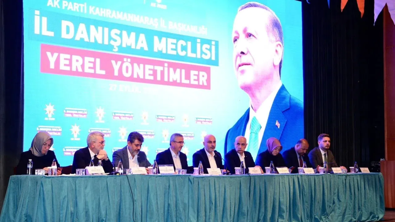 Kahramanmaraş’ta AK Parti il danışma toplantısı yoğun katılımla gerçekleşti