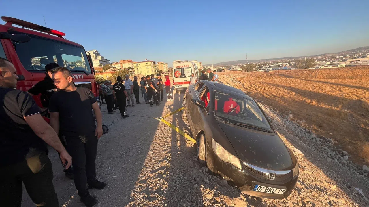 Kahramanmaraş’ta Otomobil Şarampole Yuvarlandı