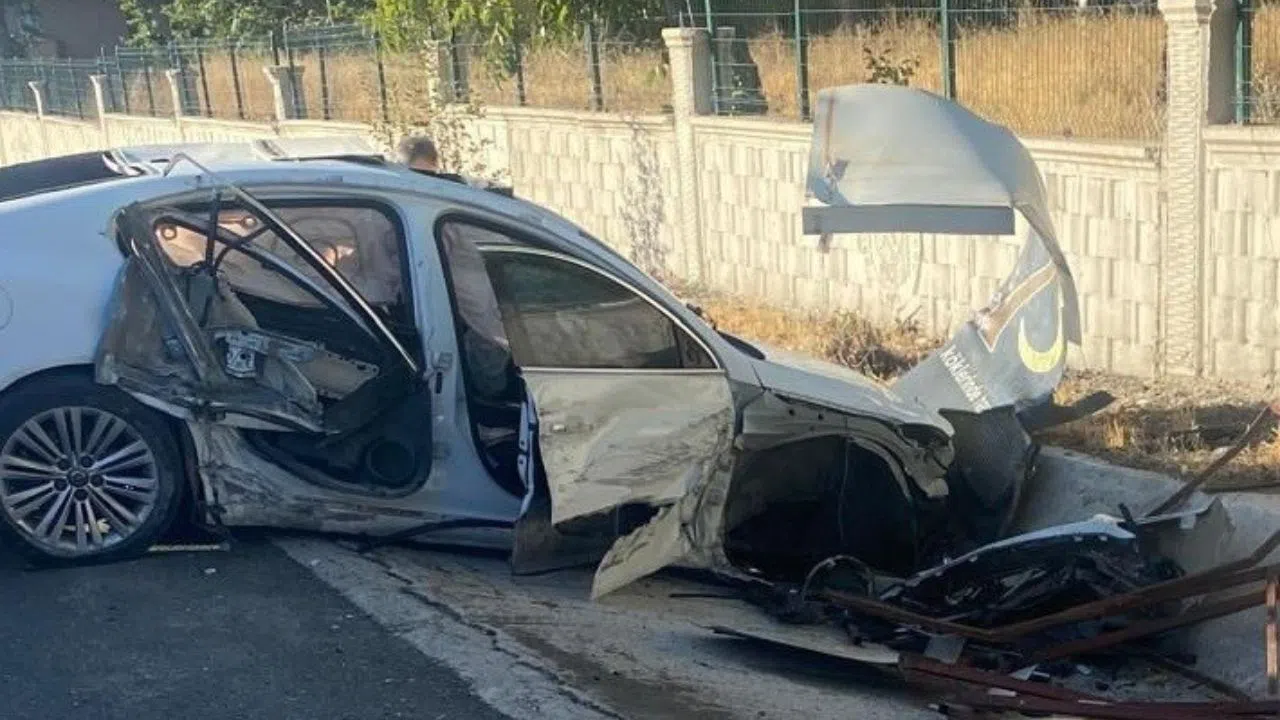 Kahramanmaraş’ta otomobil tankerle çarpıştı: 2 yaralı