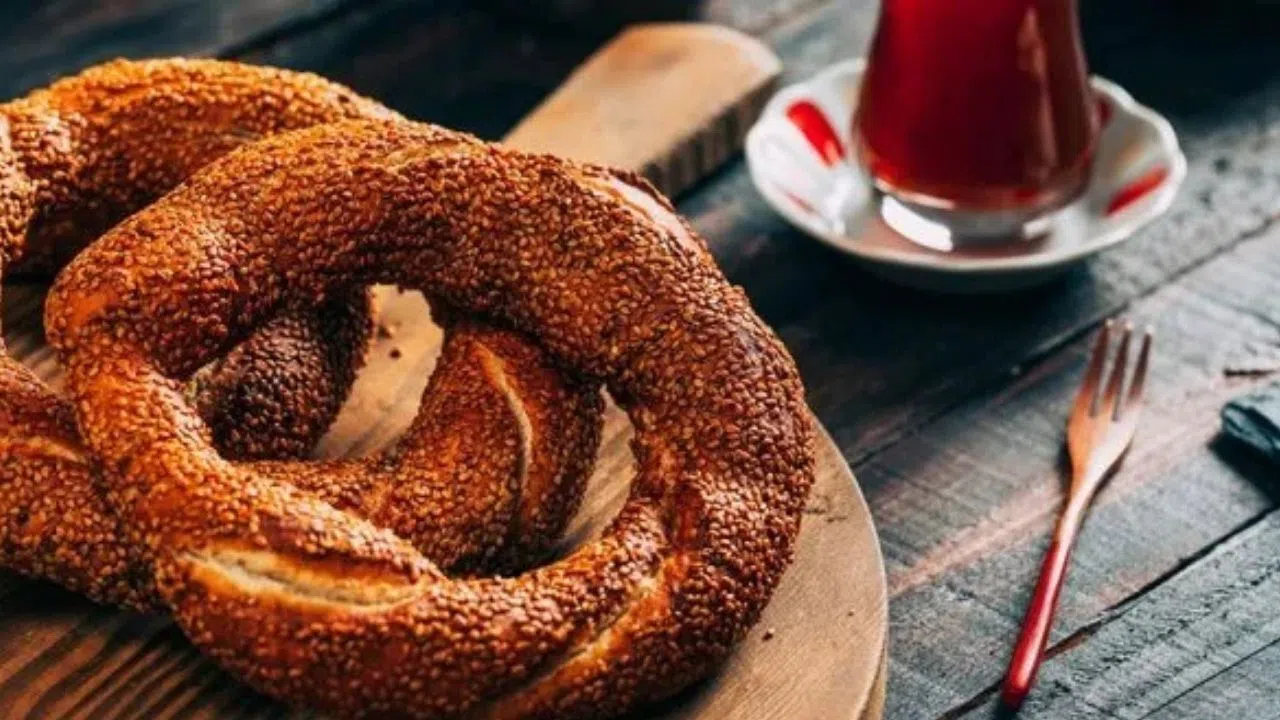 Kahramanmaraş’ta Simit 20 Liraya Ulaştı: Vatandaş Tepkili, Fırıncı Zorda