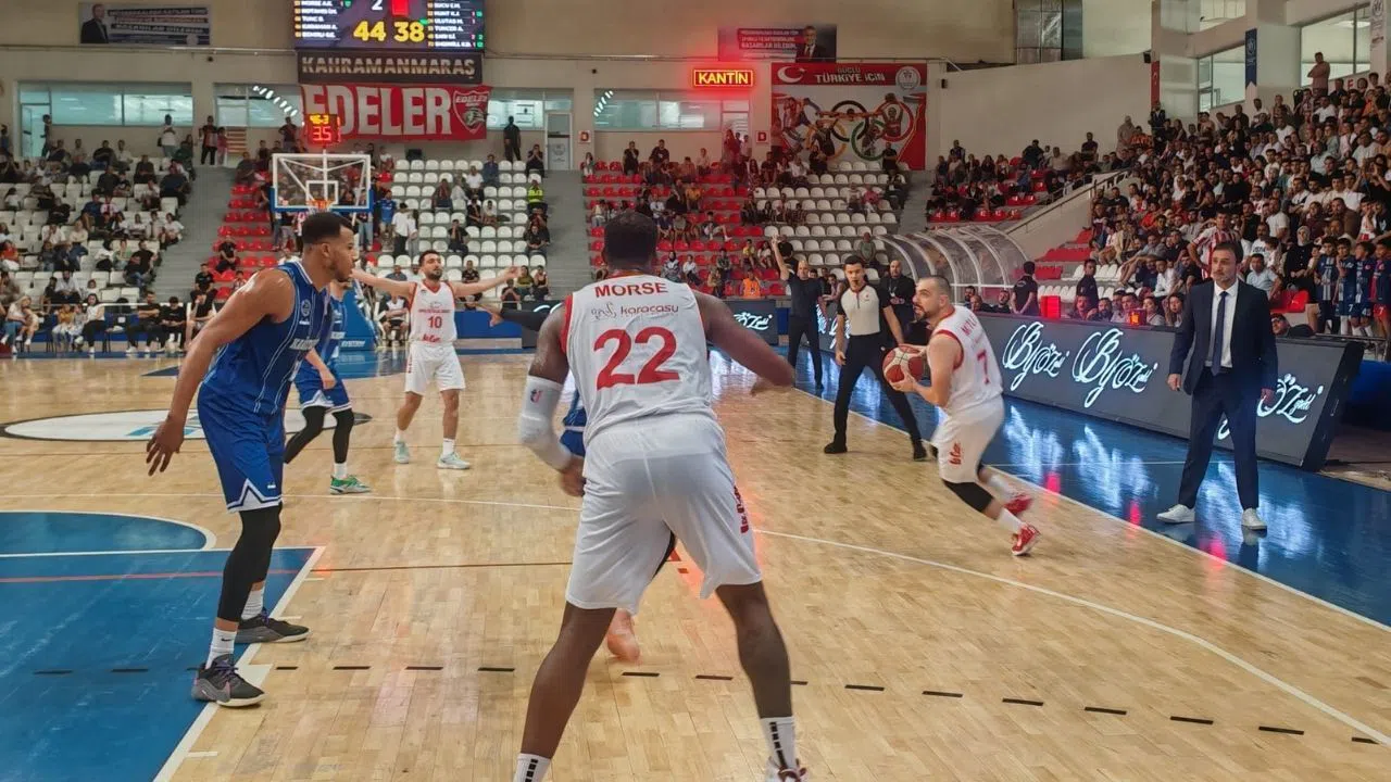 Kipaş İstiklalspor İlk Yarıda Coştu