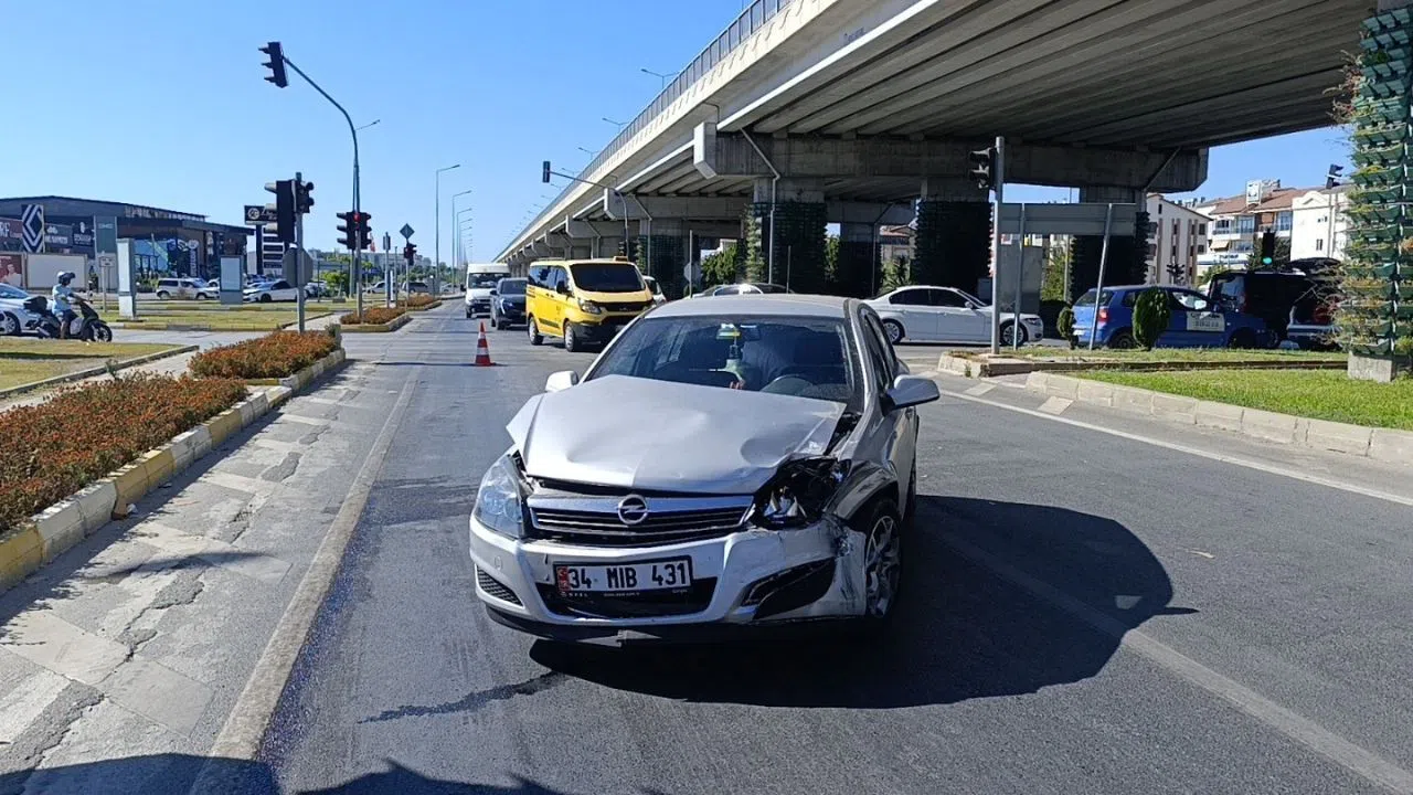 Kırmızı ışık ihlali kazaya yol açtı: 1 yaralı