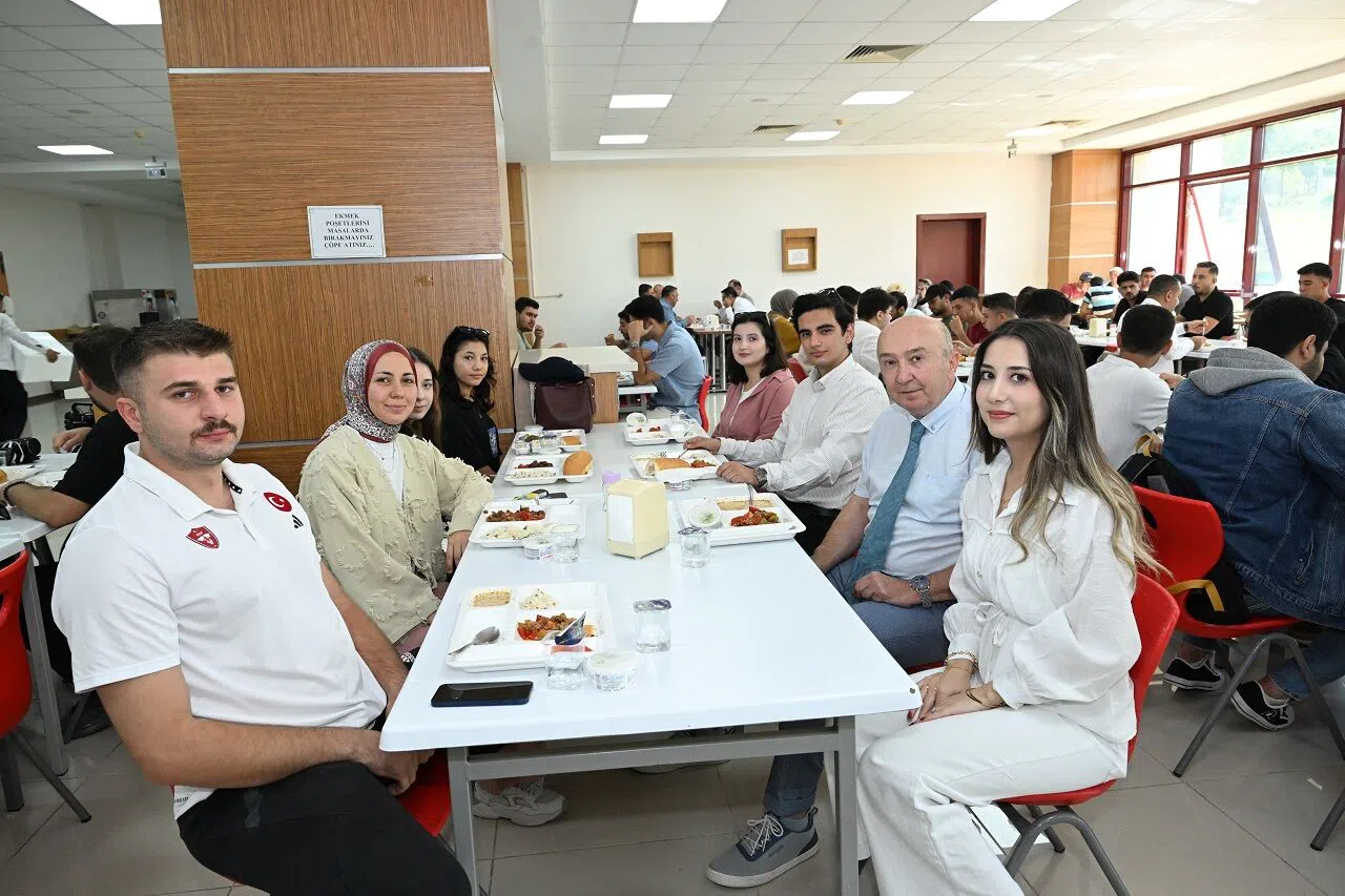 Maraş mutfağı KSÜ’de öğrencilere ikram edildi