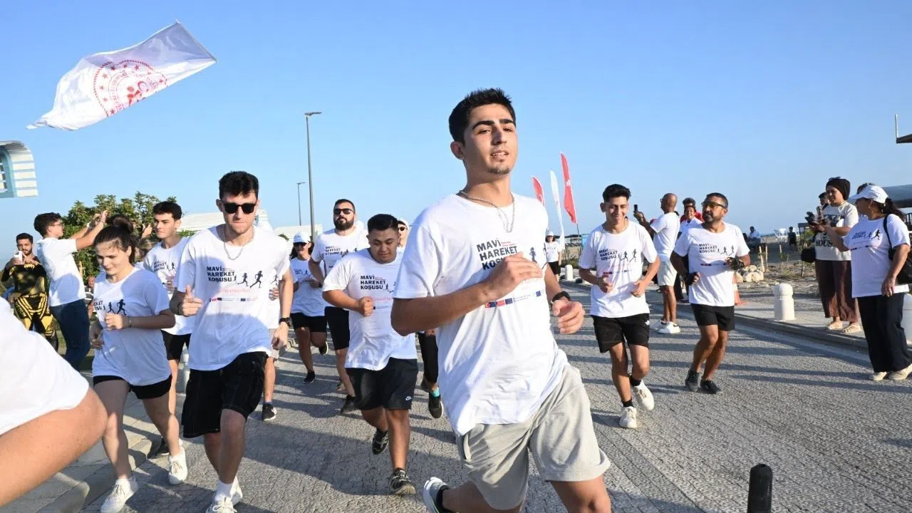Mavi Hareket Koşusu Sahilde Büyük İlgi Gördü