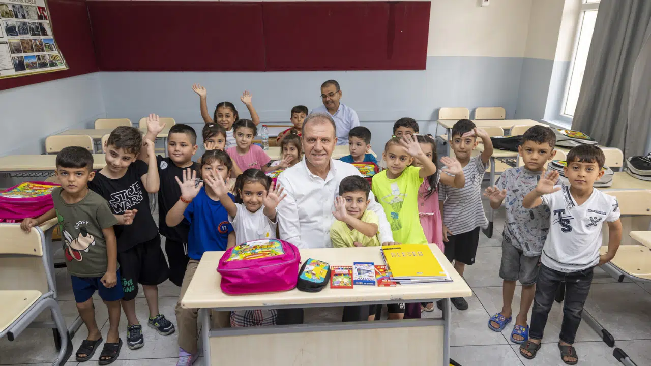 “Minik Öğrencilere 18 Bin Çanta ve Kırtasiye Seti Dağıtıldı”