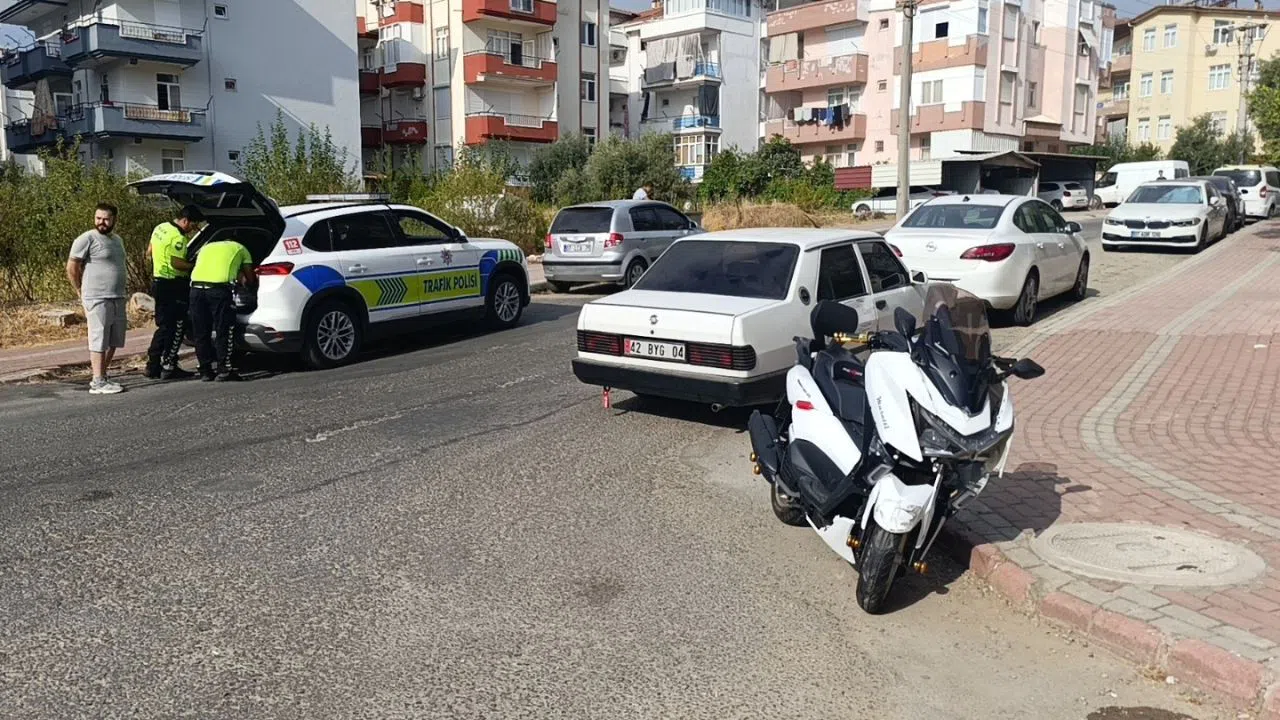 Motorlu Bisiklet ile Otomobil Çarpıştı: 1 Yaralı