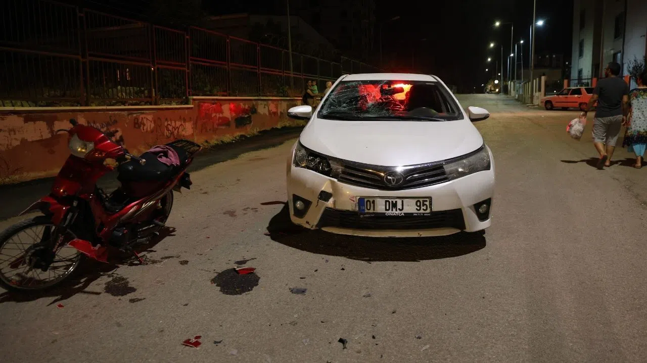 Motosiklet ile Otomobil Çarpıştı: 2 Genç Yaralı