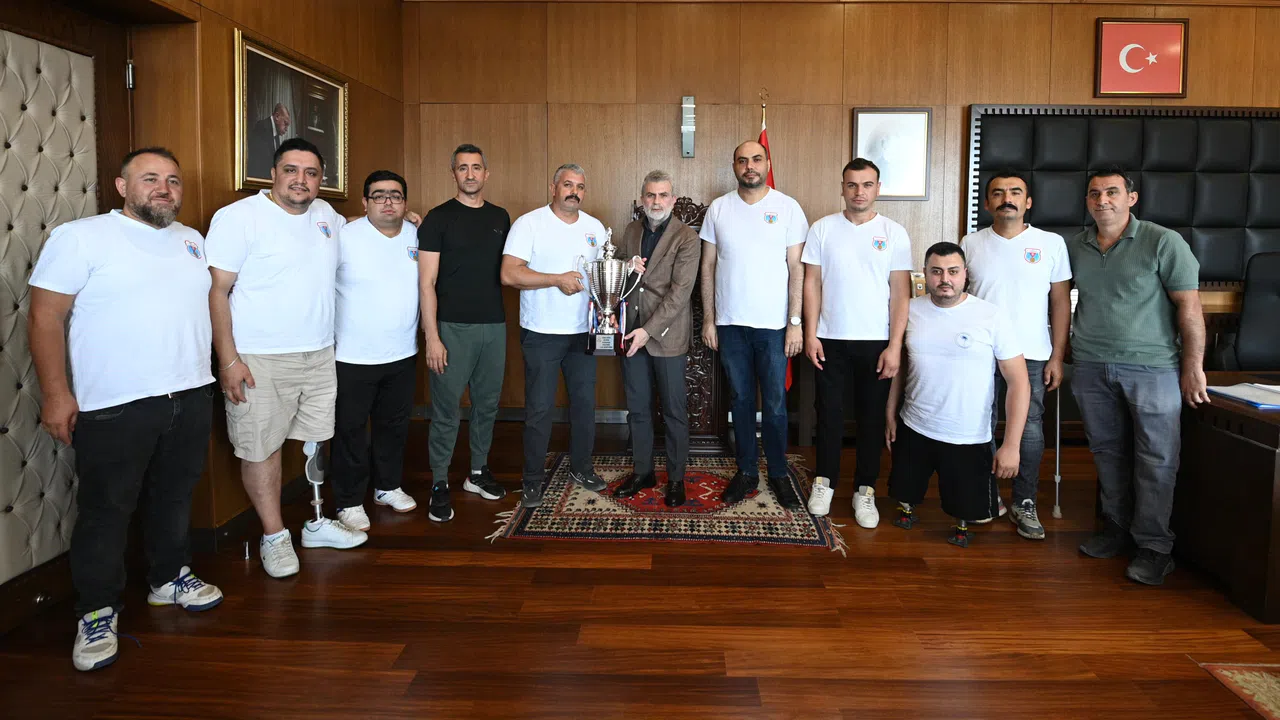 Başkan Görgel, Süper Lig’e Çıkan Voleybolcuları Ağırladı