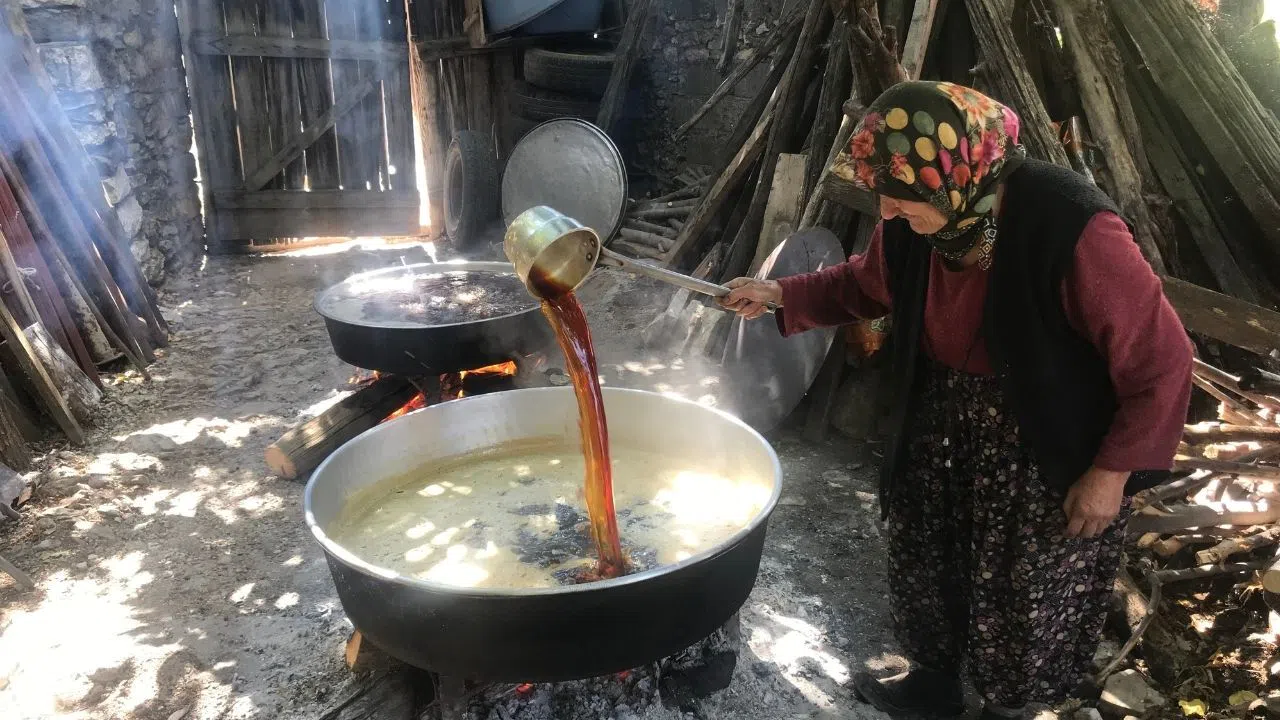 Geleneksel Pekmez Üretimi Başladı