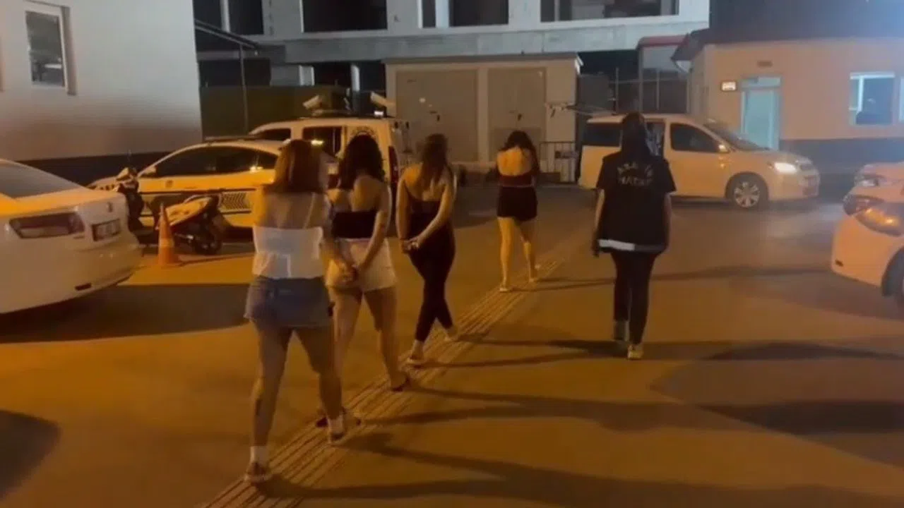 Polis Denetimlerinde 6 Şahıs Suçüstü Yakalandı