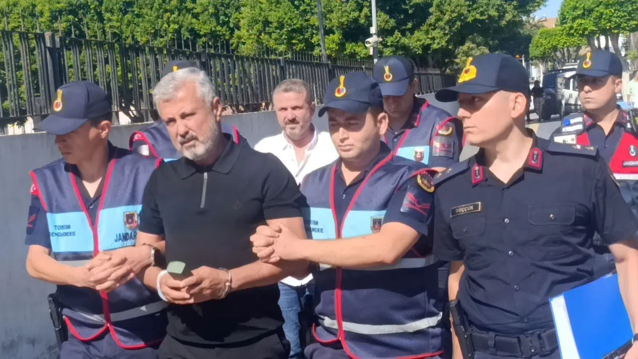 Rüşvet ve Yolsuzluk Soruşturmasında Eski Belediye Başkanı Adliyeye Sevk Edildi