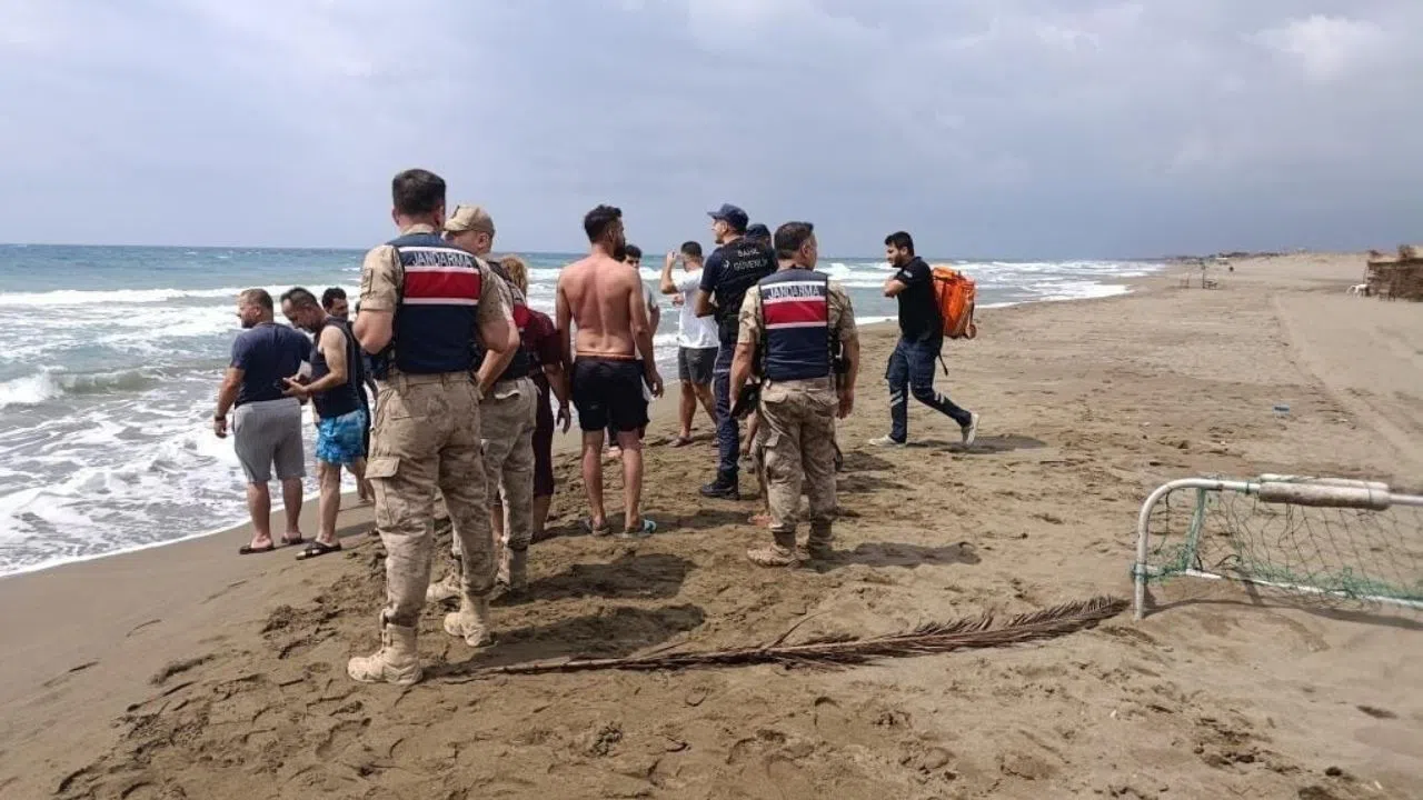 Serinlemek İçin Girdikleri Denizde Kardeşlerden Biri Boğuldu