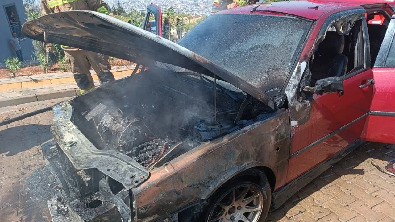 Seyir Halinde Alev Alan Araç Kullanılamaz Hale Geldi