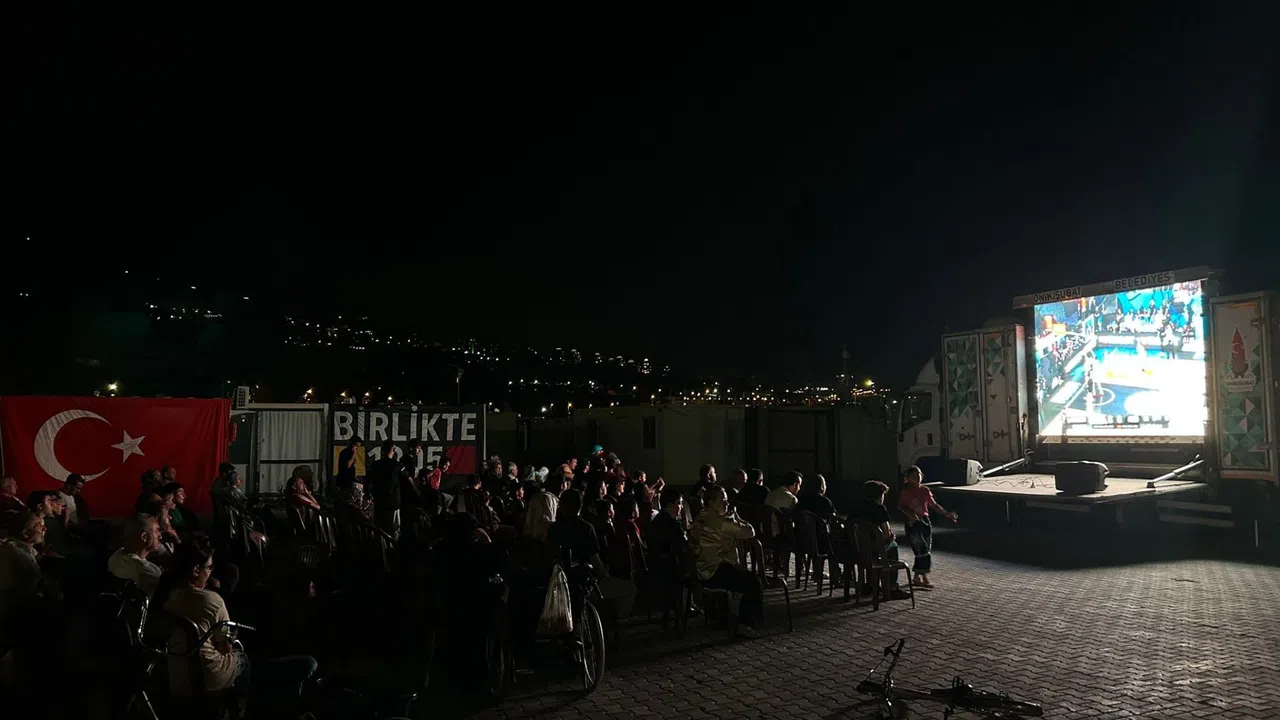 Kahramanmaraş’ta Basketbol Coşkusu Dev Ekranda Yaşandı