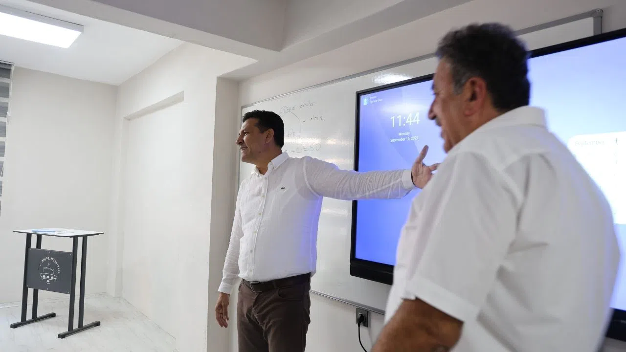 Ücretsiz Kurslarla Öğrencilere Üniversite Desteği