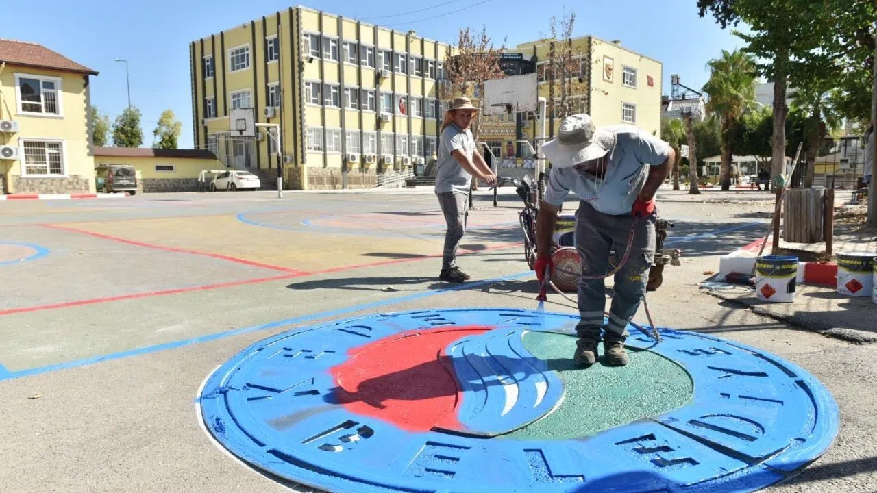 Yeni Eğitim Yılı Öncesi Okullara Belediye Desteği
