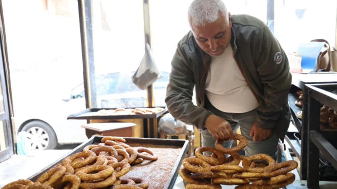 20 Yıl Simit Sattı, 49 Yaşında Hayali Gerçek Oldu!