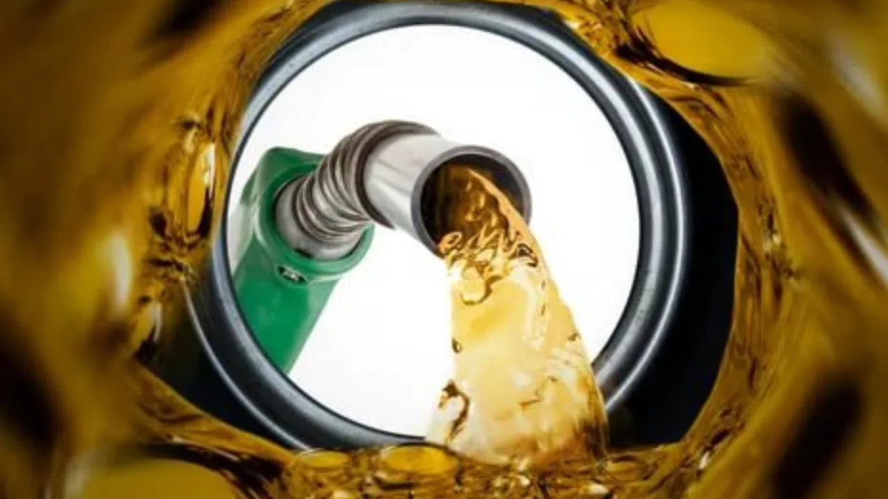 Benzine Gece Yarısı Şoku: Yeni Fiyatlar Belli Oluyor