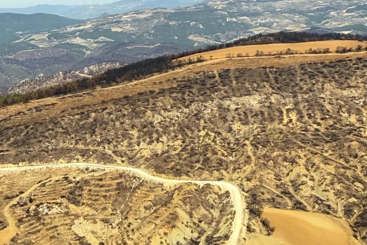 Yangın Bölgelerine Havadan İnceleme Yapılıyor