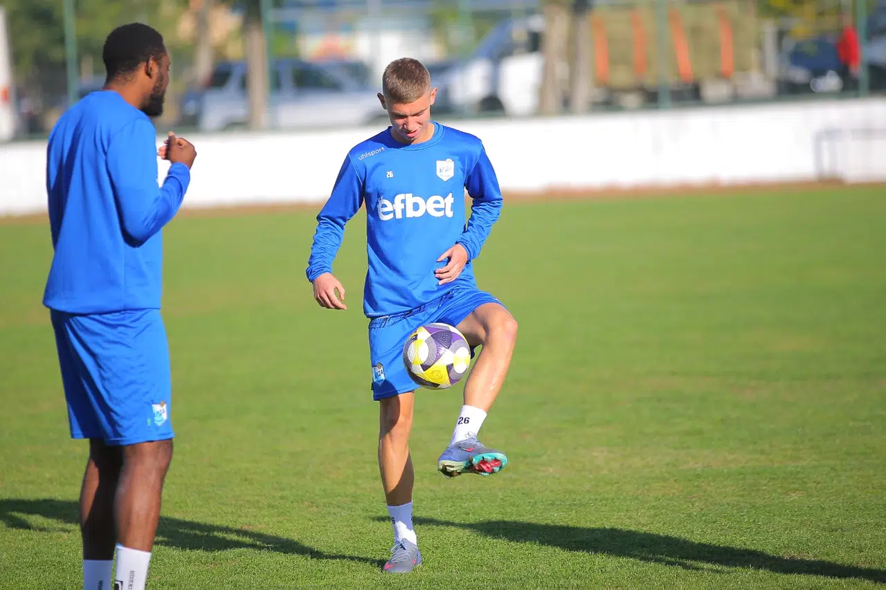 Bulgaristan Ligi'nin 17 yaşındaki Türk yeteneği Burak Akıncı'nın idolü Hakan Çalhanoğlu