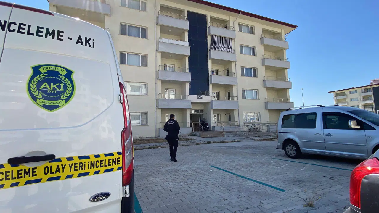 Cezaevi Lojmanında Korkunç Olay: Memur Evinde Ölü Bulundu