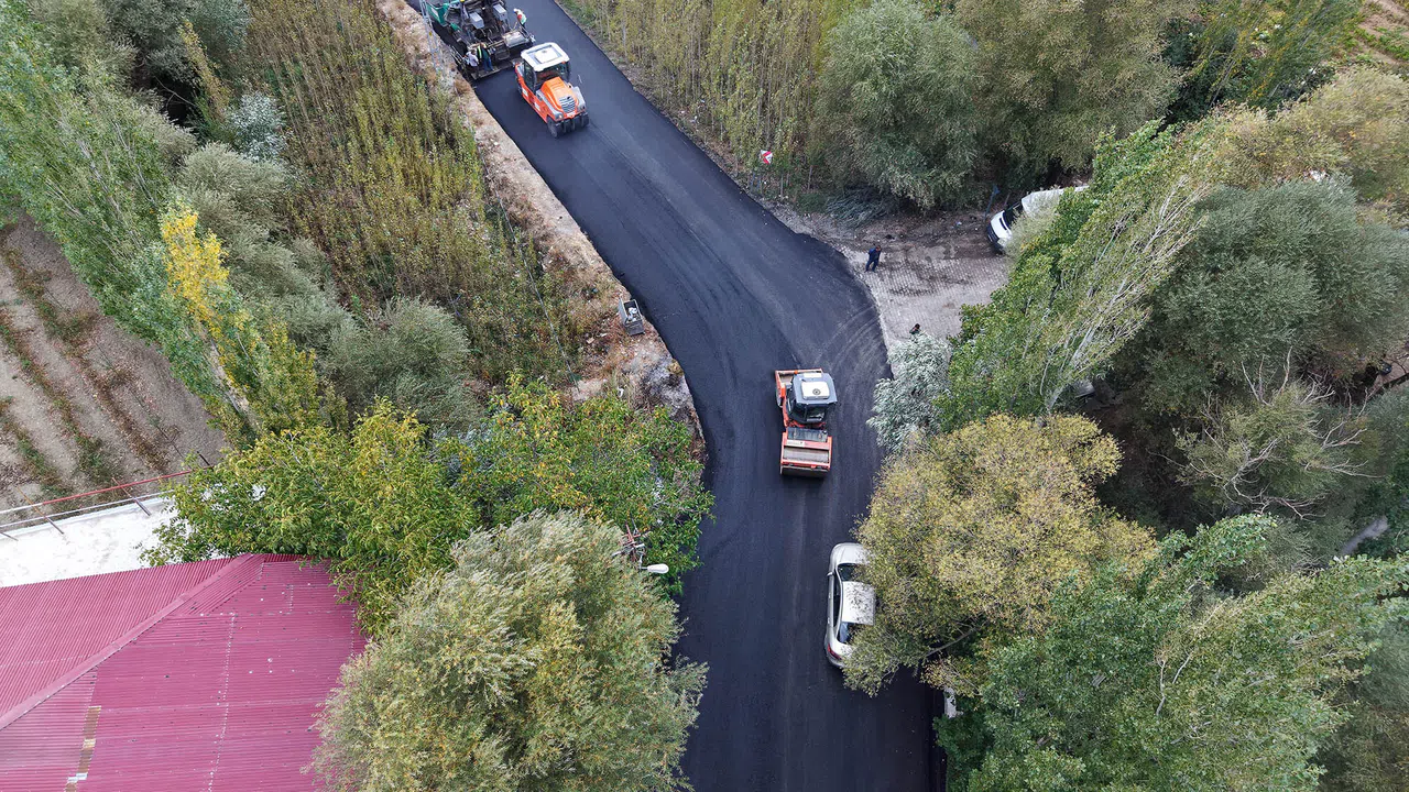 Çağlayancerit Kırsalında Yol Konforu Artıyor